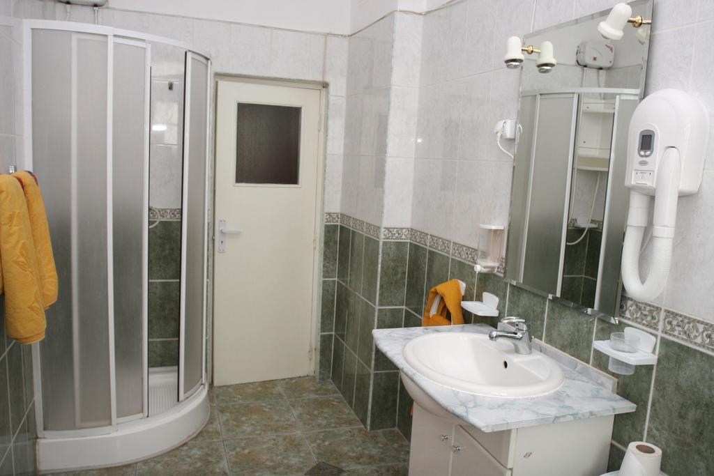 Hotel Ss Residence Unirii بوخارست المظهر الخارجي الصورة